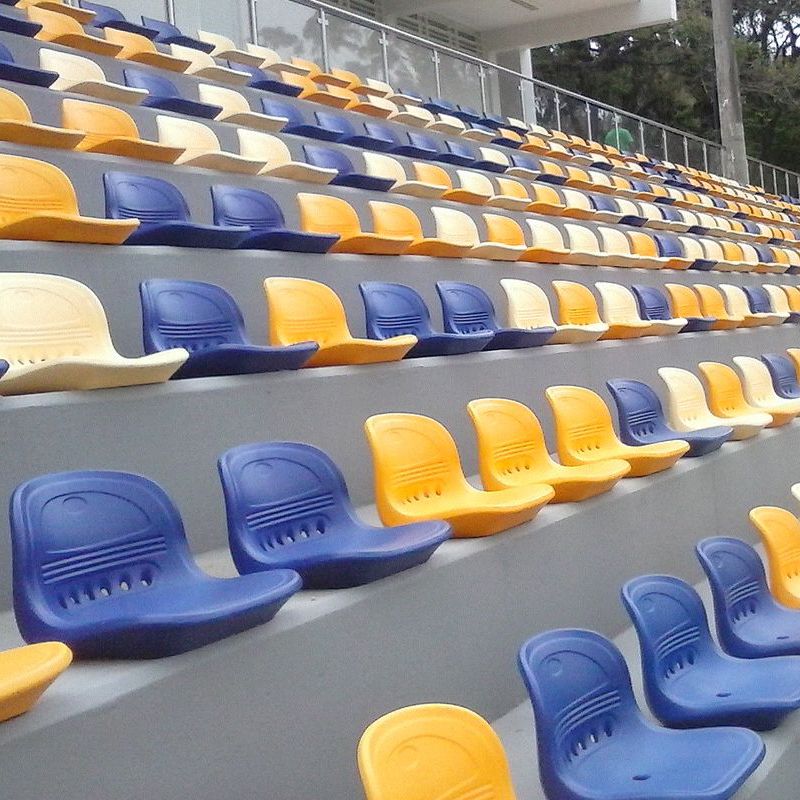 cadeira e assento para arquibancada de ginasios esportivos